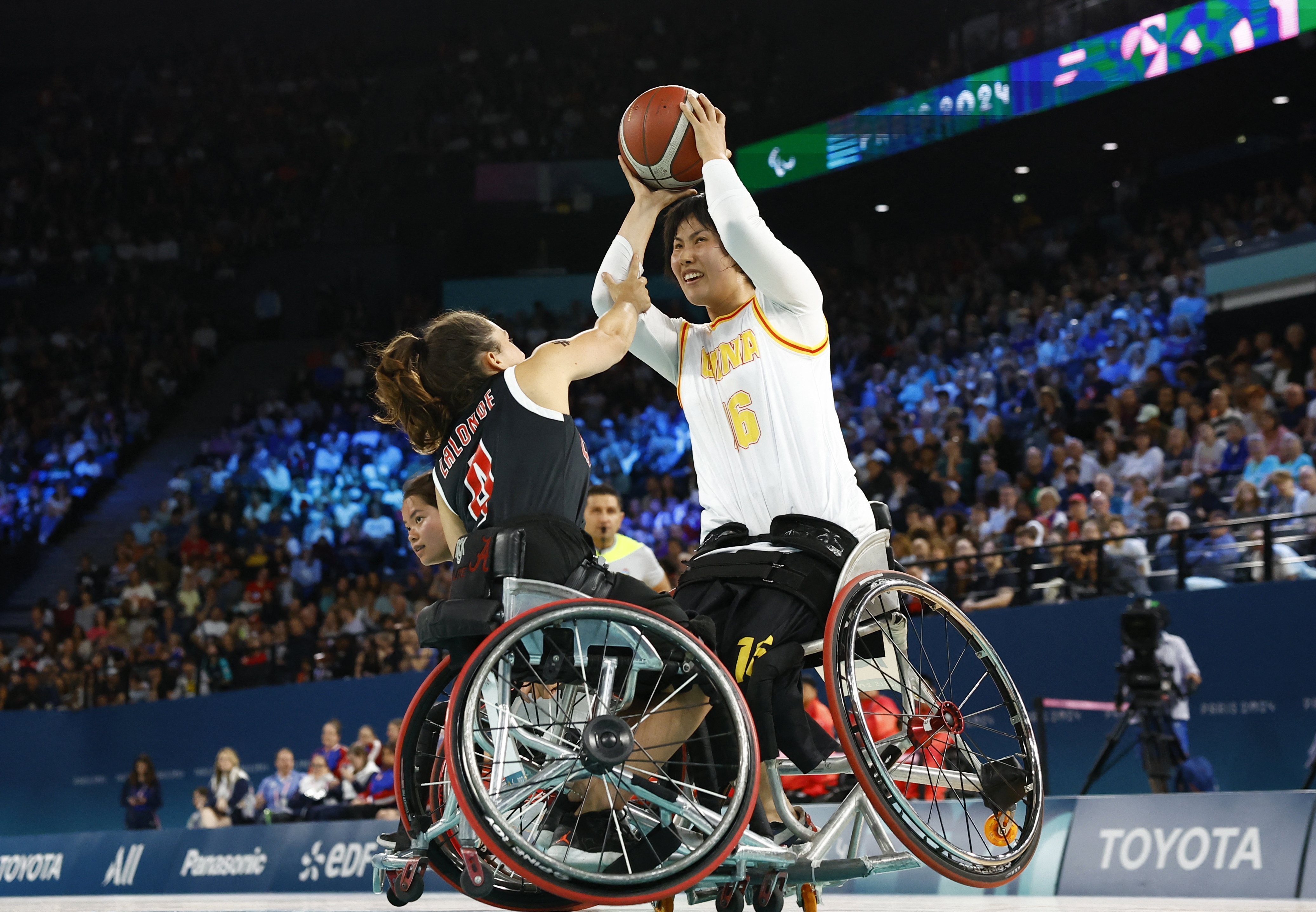 加拿大队获得连胜,争取奥运资格 加拿大队获得连胜,争取奥运资格