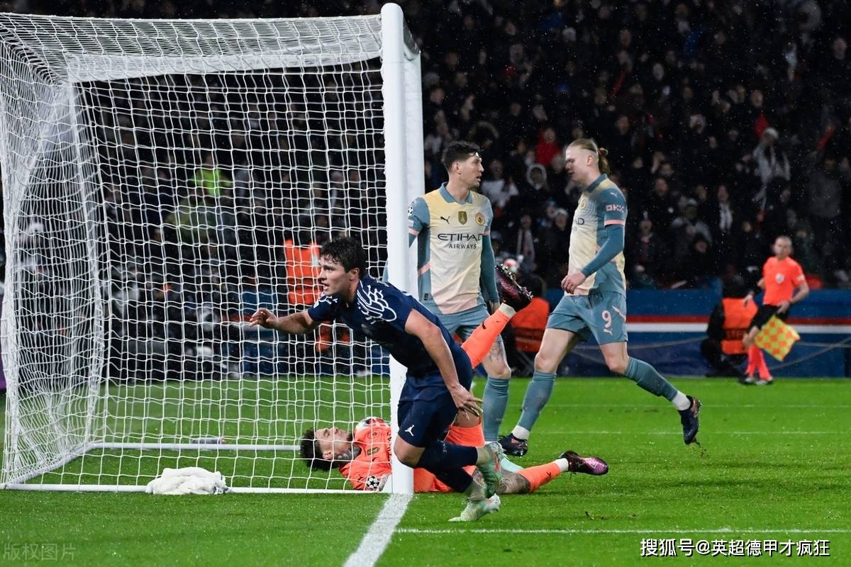 曼城大胜对手,守住领先优势 曼城大胜对手,守住领先优势