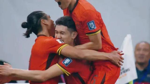 势均力敌!双方球队各有规划,决战胜负之际 势均力敌!双方球队各有规划,决战胜负之际