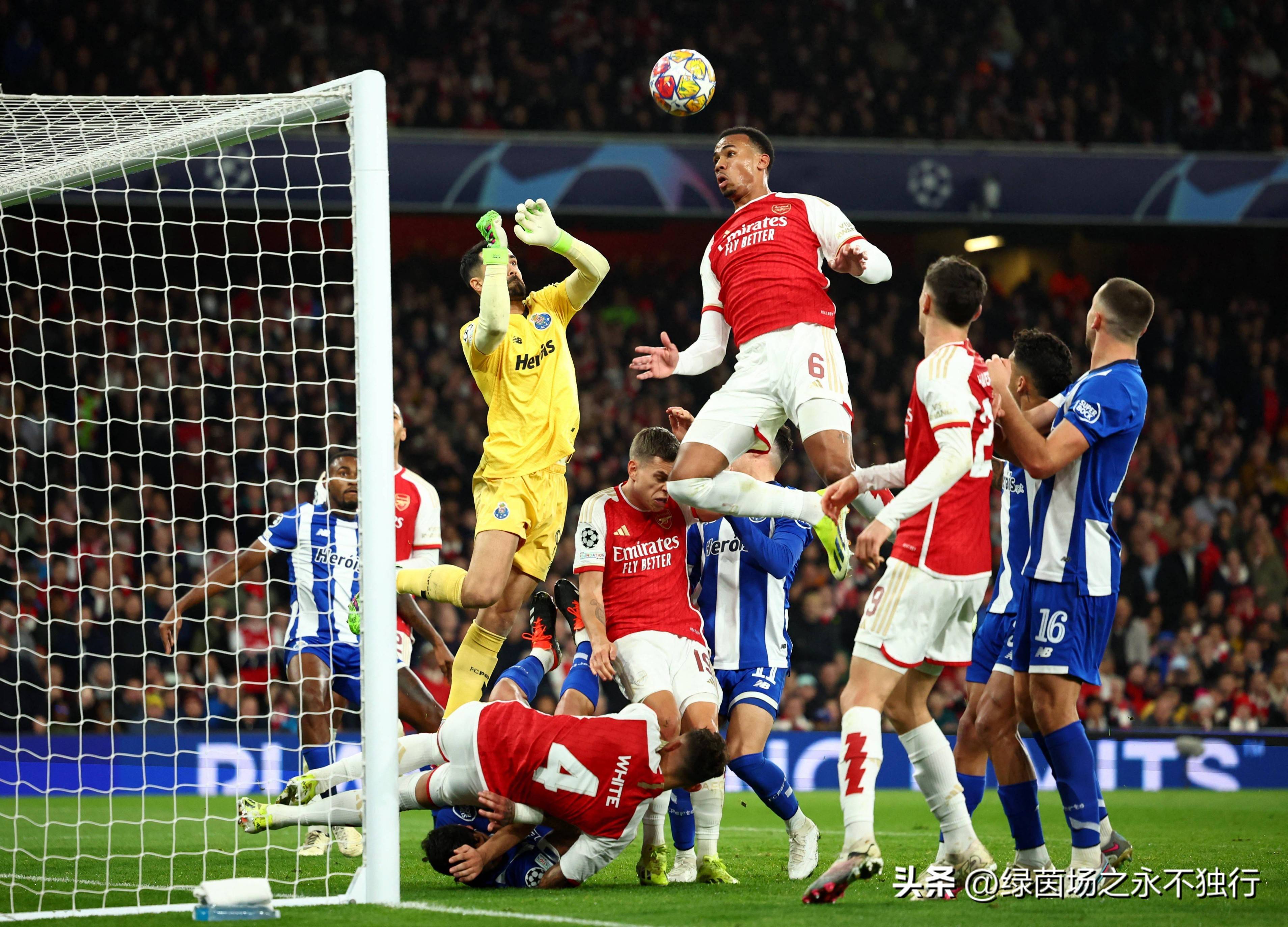 利物浦主场落败,曼联欧冠之路不顺 利物浦主场落败,曼联欧冠之路不顺