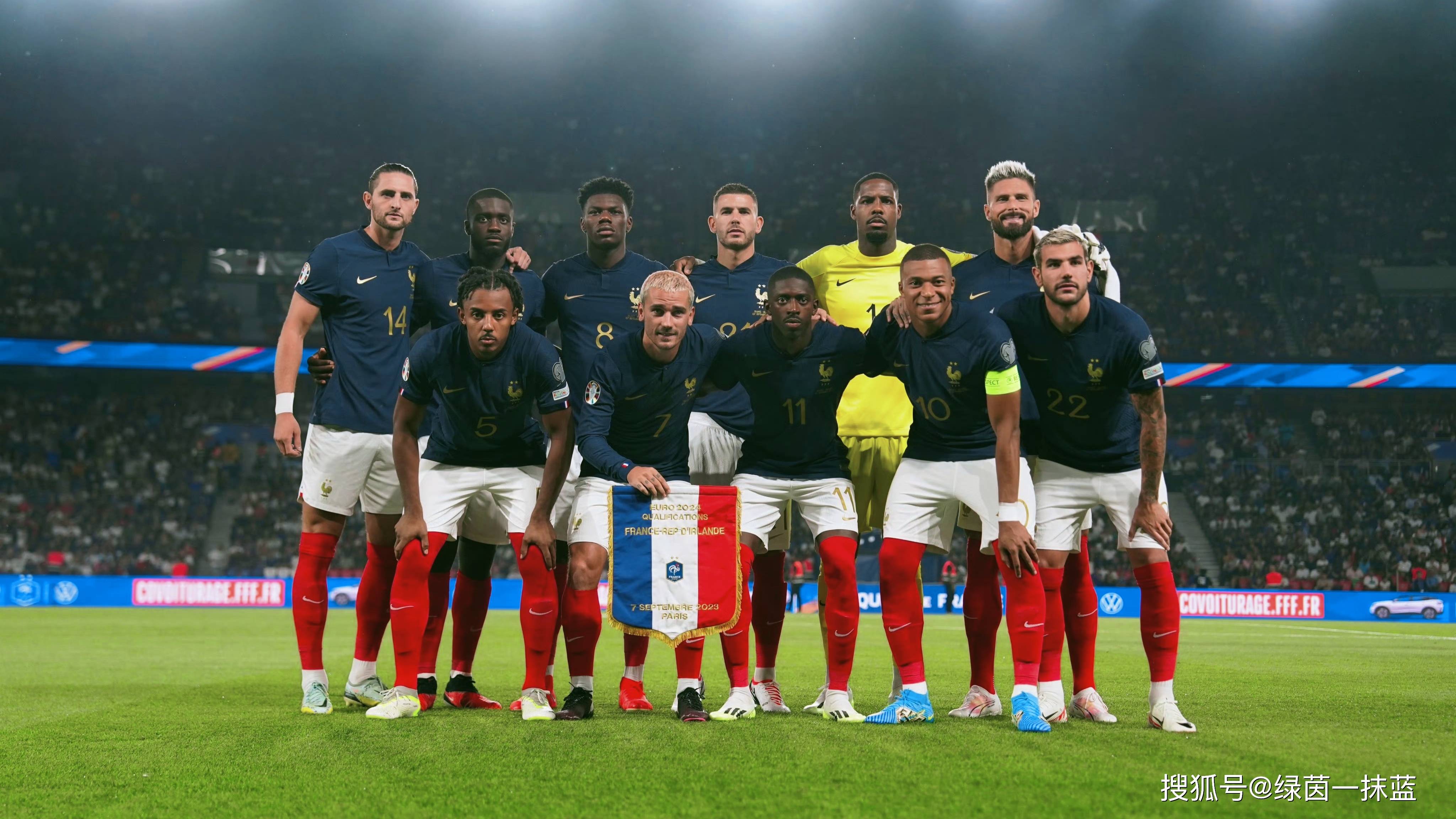 欧预赛擂台争辩,双方角逐胜负难分 欧预赛擂台争辩,双方角逐胜负难分