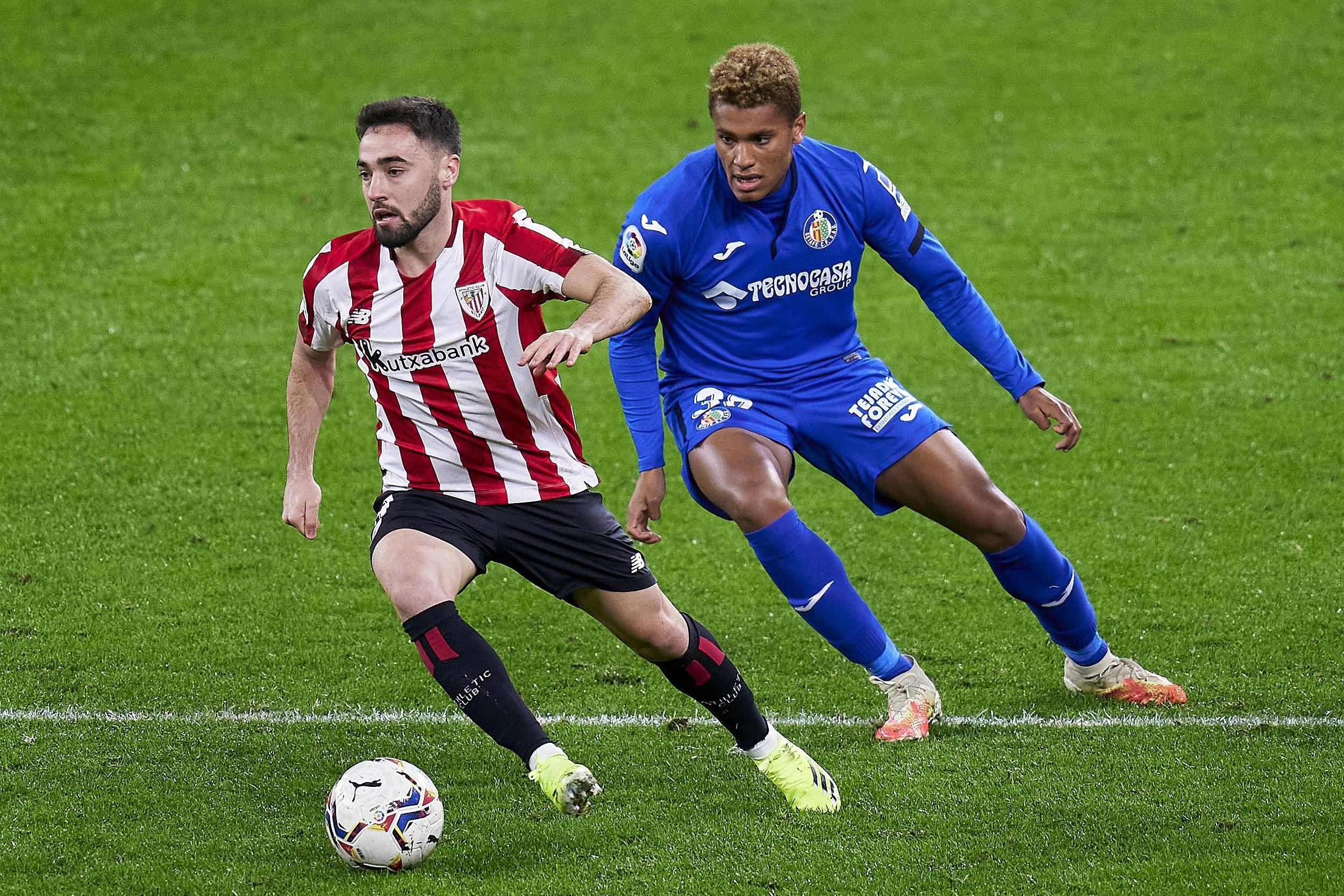 重庆斯威大比分胜出,士气高昂迎战下轮 重庆斯威大比分胜出,士气高昂迎战下轮