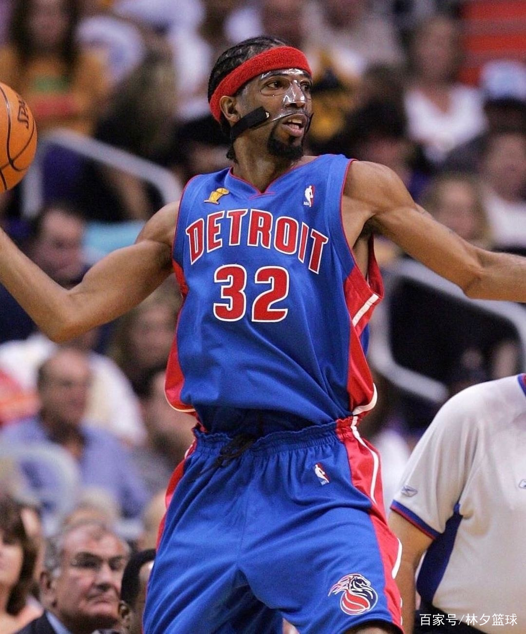 马努联中后卫发挥低迷,频频失误影响球队 马努联中后卫发挥低迷,频频失误影响球队