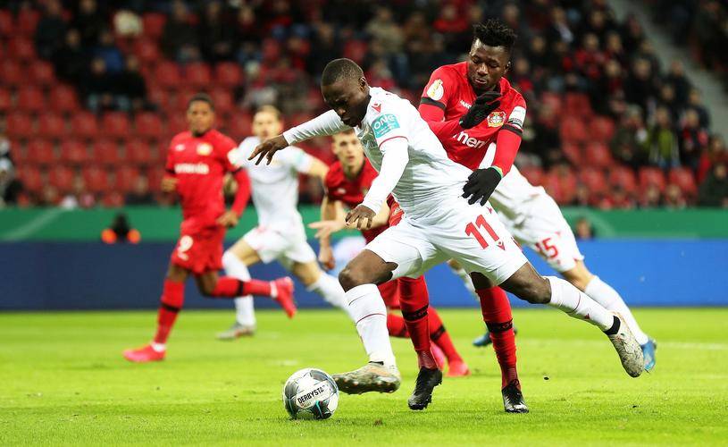 那不勒斯客场不敌热那亚,遭遇失利 那不勒斯客场不敌热那亚,遭遇失利