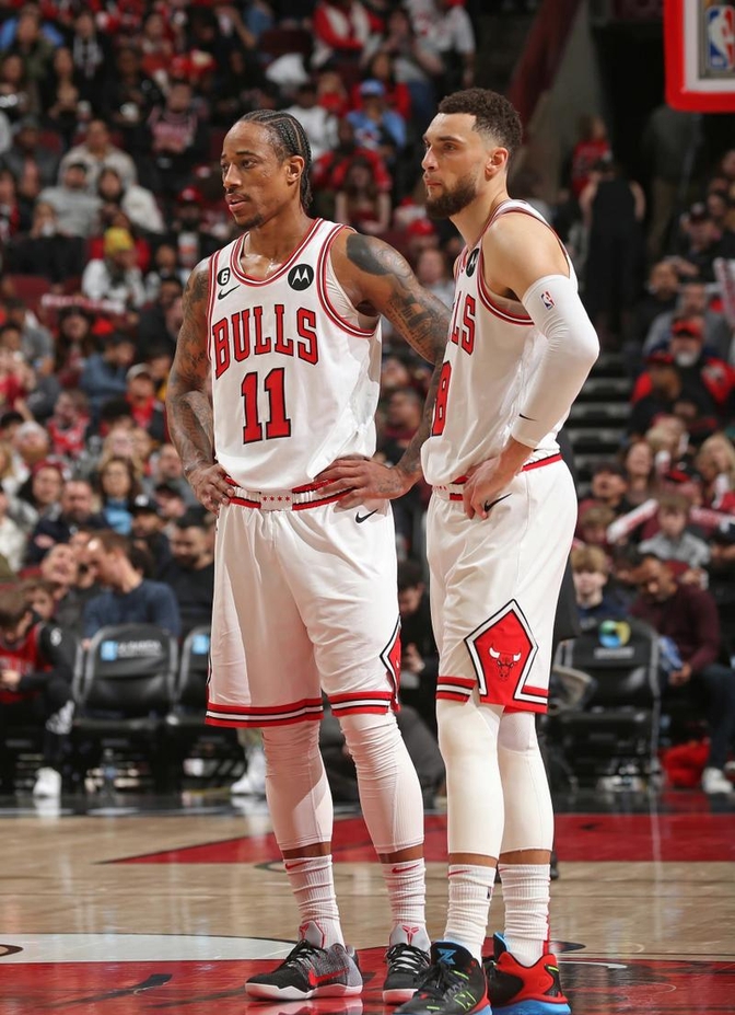 猛龙客场惜败黄蜂，德罗赞砍下28分