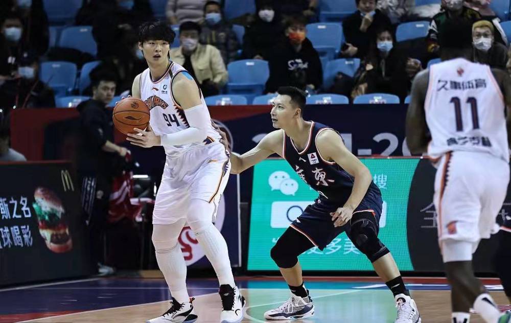 广西男篮赢球收官,锁定季后赛资格 广西男篮赢球收官,锁定季后赛资格