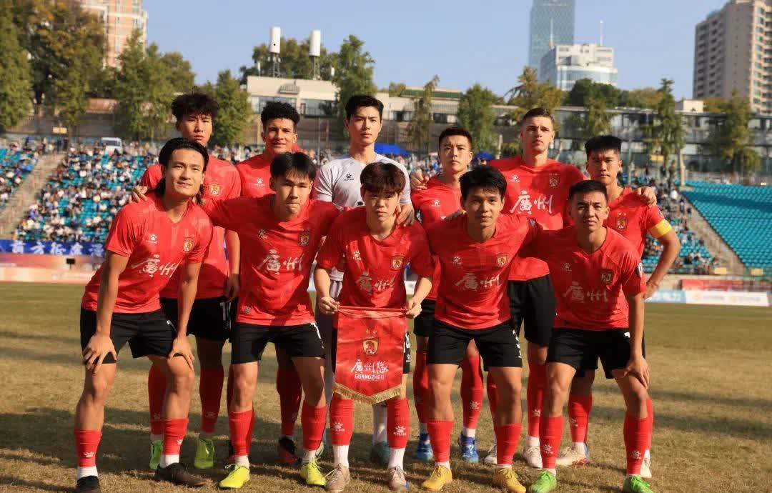 广州队英勇抵抗，奉上强力反击反守为攻