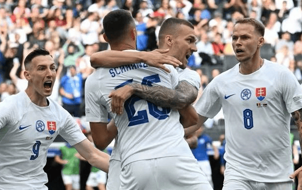 乌克兰客场负于斯洛文尼亚，出线形势严峻