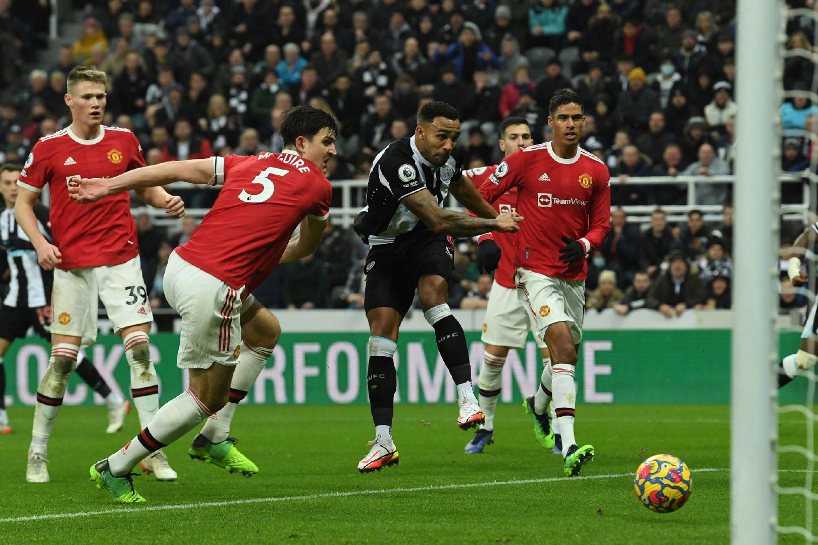 曼联客场大胜,重返联赛前四! 曼联客场大胜,重返联赛前四!