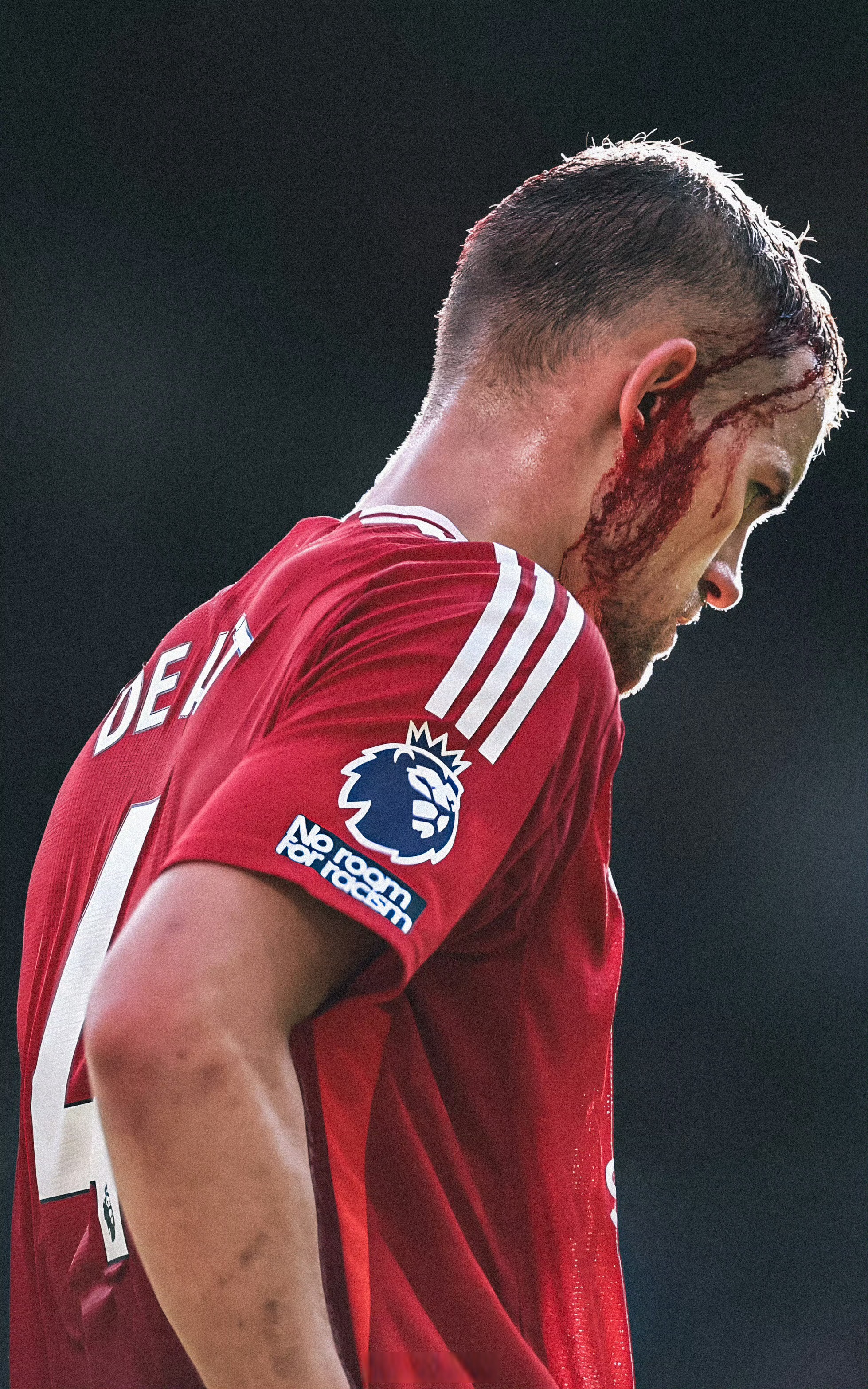 曼联射手狂斩三球，老特拉福德响起胜利的欢呼声