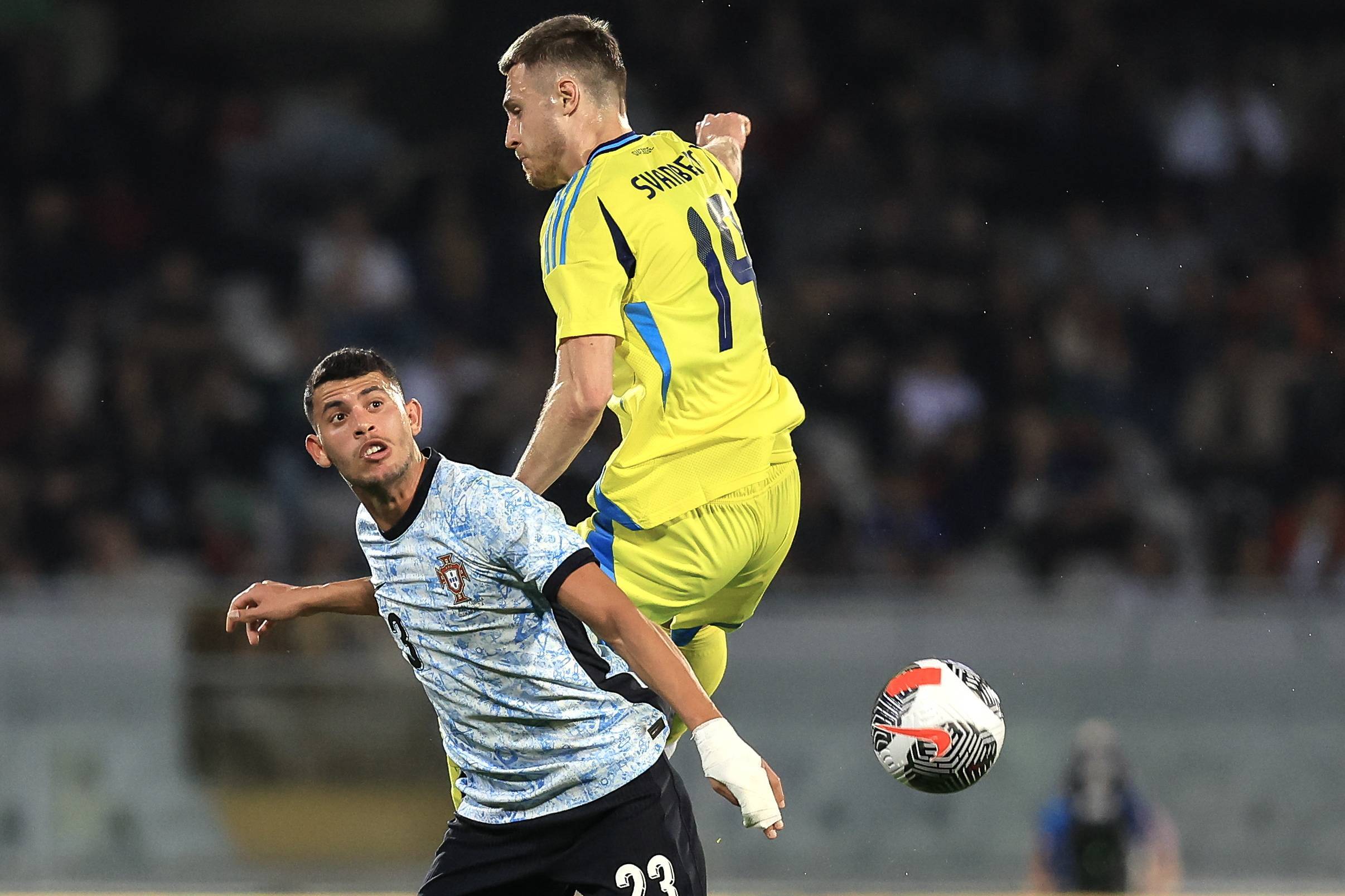 瑞典足球队备战国际比赛，期待好成绩