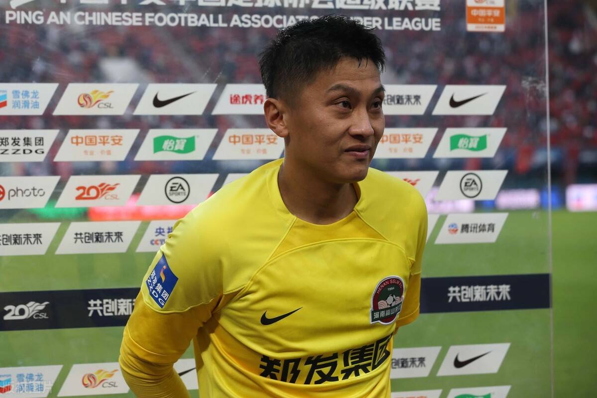 建业新帅上任揭晓,球迷期待新教练带领球队前进 建业新帅上任揭晓,球迷期待新教练带领球队前进