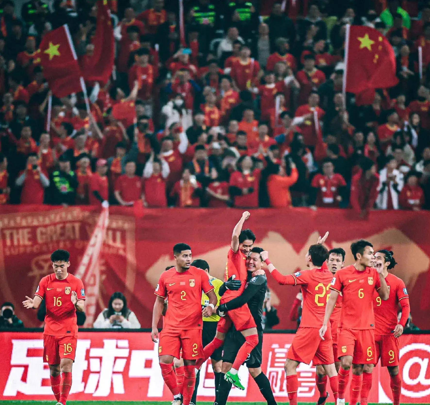 顽强抵抗,球队凭借团结一心取得胜利 顽强抵抗,球队凭借团结一心取得胜利