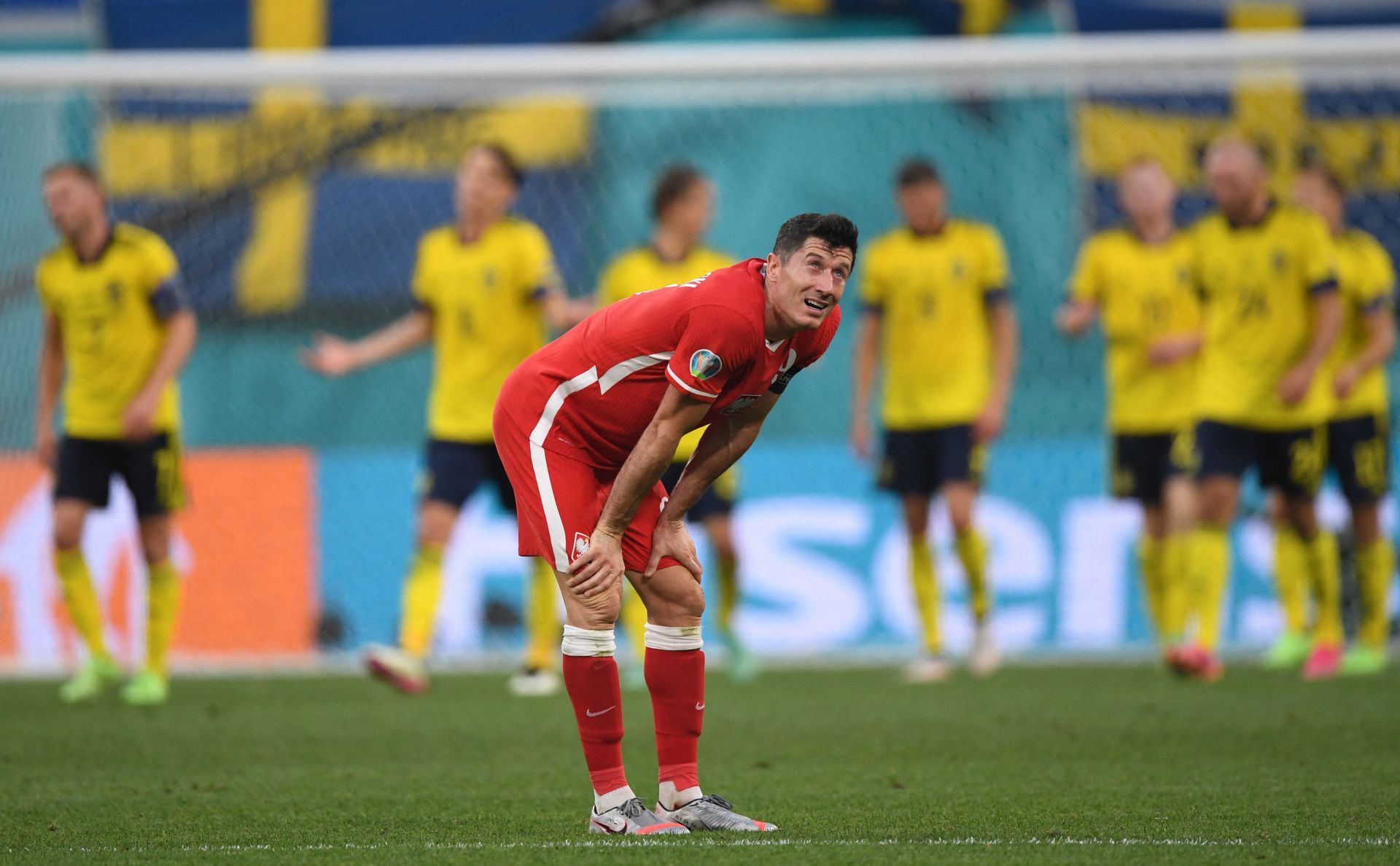 英格兰遏制波兰联军,抢占晋级席位 英格兰遏制波兰联军,抢占晋级席位