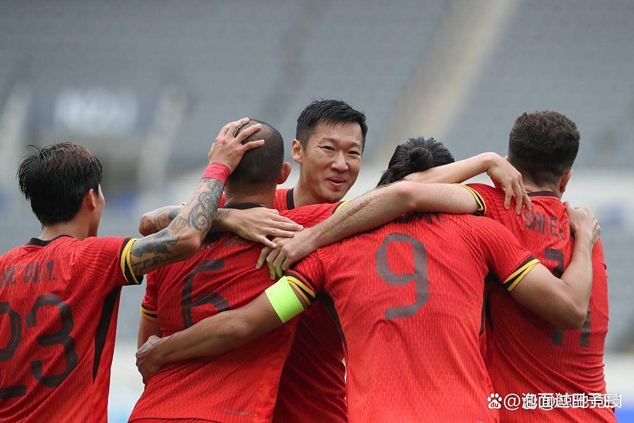 广州恒大战平青岛黄海,保持不败纪录 广州恒大战平青岛黄海,保持不败纪录