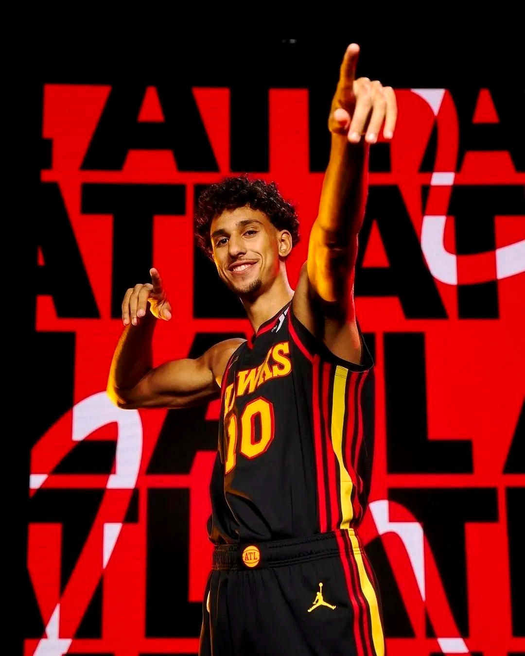 老鹰队球员士气高昂,期待球队夺得连胜 老鹰队球员士气高昂,期待球队夺得连胜